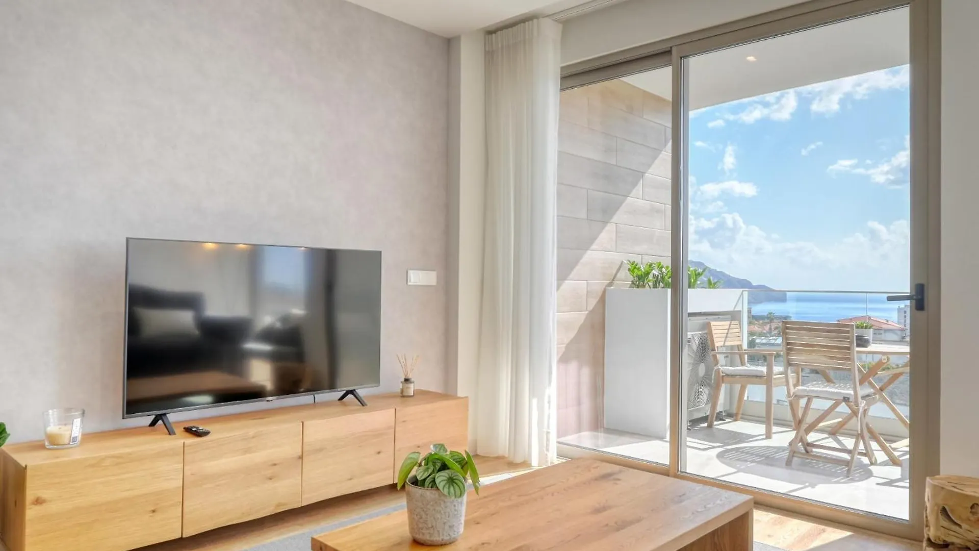 The Place By Nicolene, A Home In Madeira Funchal